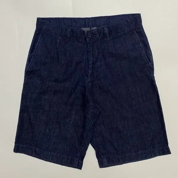 Minimal Clean Style Wash Denim Shorts - Picture 2 of 3